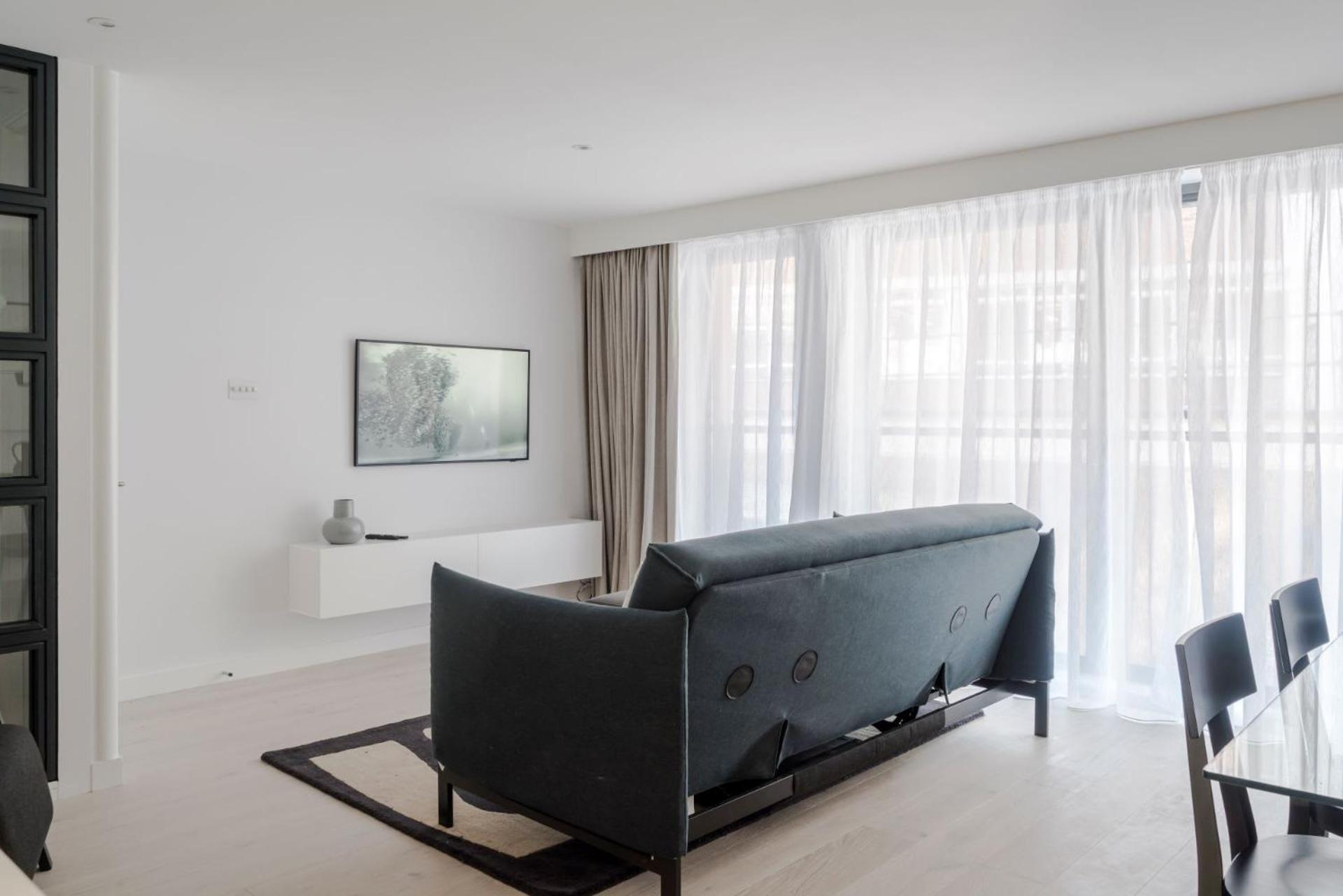 Blue Jeans White Shirt - Fitzrovia - By Frankie Says Apartament Londra