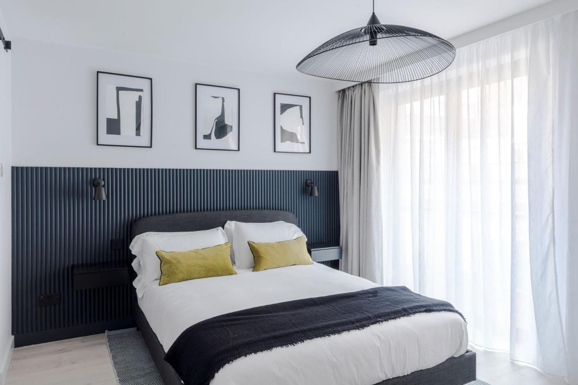 Apartament Blue Jeans White Shirt - Fitzrovia - By Frankie Says Londra